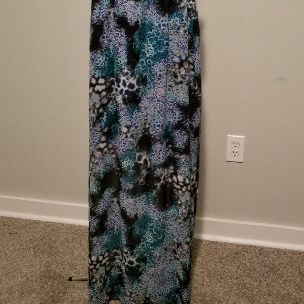 Dress - Picture 2 of 4